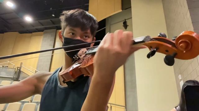 Yeah I play the violin смотреть онлайн