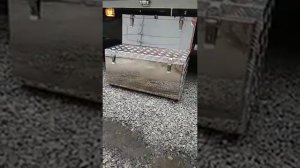 Инструментальный ящик на грузовики.