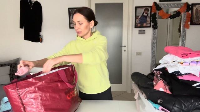Генеральная уборка в шкафу / Расхламление / Отдаю вещи в церковь смотреть онлайн