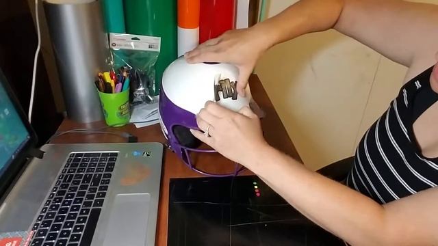 Applying decal to baseball helmet смотреть онлайн