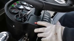 ￼ Кому интересен китайский экскаватор погрузчик? KYLOTON EAC