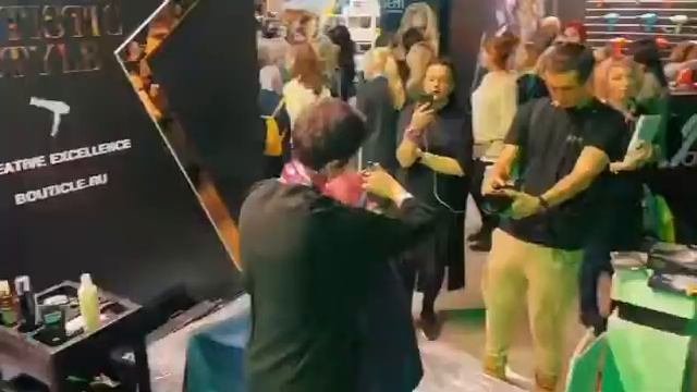 Academy Ginger для Bouticle смотреть онлайн