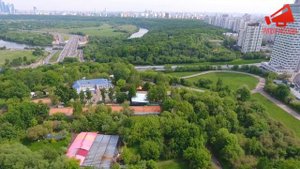 Крылатские холмы с высоты в Москве