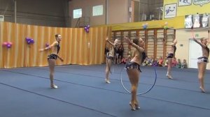 Групповое упражнение с 2 обручами и 6 булавами Ивангород МС