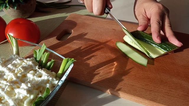 Яркий и Сочный салат с ветчиной на скорую руку!