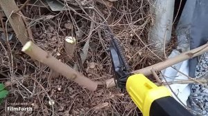 Обрезайте ветки одним нажатием кнопки. Аккумуляторный сучкорез.  Kärcher