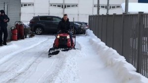 Уборка снега мини трактором MTD SMART RE 125 с отвалом для снега (snow blade).mp4