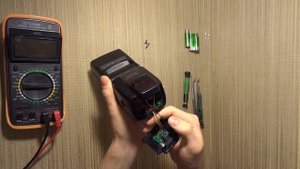 Ремонт фотовспышки Yongnuo YN560II. Не работает, замена башмака вcпышки.