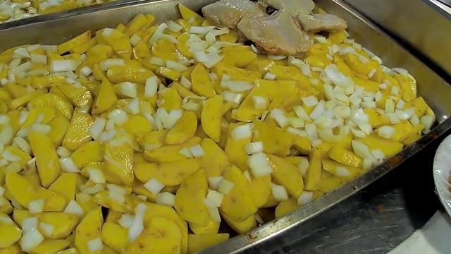 жаркое в духовке /запеченная курица с картошкой в духовке
