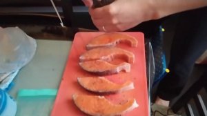 КАК ПОЖАРИТЬ и ЗАСОЛИТЬ СТЕЙК СЁМГИ.