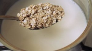 Овсянка с творогом на завтрак