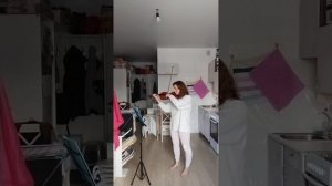 Шрадик. номер 2. упражнения 1-5. минор. точнее ми-минор.