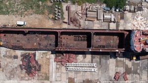 Пассажирский теплоход Петр Великий на судостроительном заводе Лотос на нижней Волге