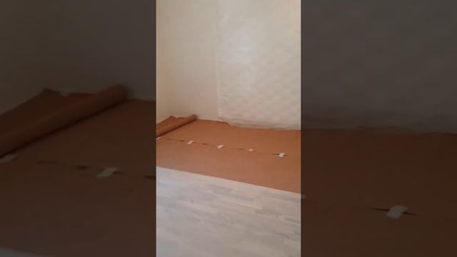 Укладка паркетной доски без порожков в один уровень с плиткой