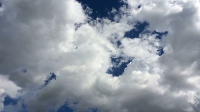 В камере решили подшутить над 75 летним дедом. Они еще не знали какие скелеты в шкафу у него водятс смотреть онлайн