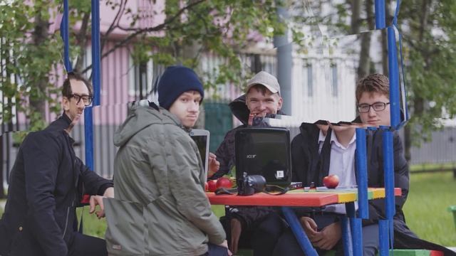 Снимаем во дворе школы "Доброшкола" сентябрь 2023 смотреть онлайн