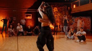 Por Que Te Niegas- Mickey Then X Jr | Daniel y Tom Bachata Groove in Budapest