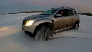 Рено Дастер 2021: дрифт на льду