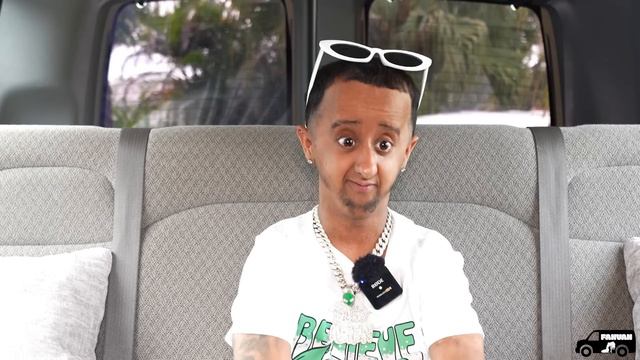 FANBUS MatchMaker - Baby Alien meets 2 Baddies смотреть онлайн