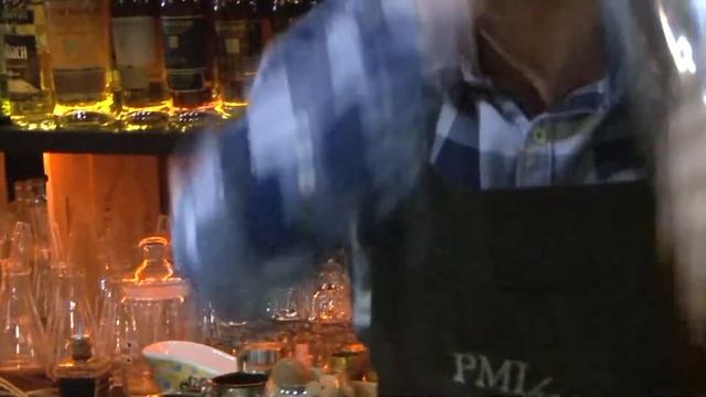 PMI Bar смотреть онлайн