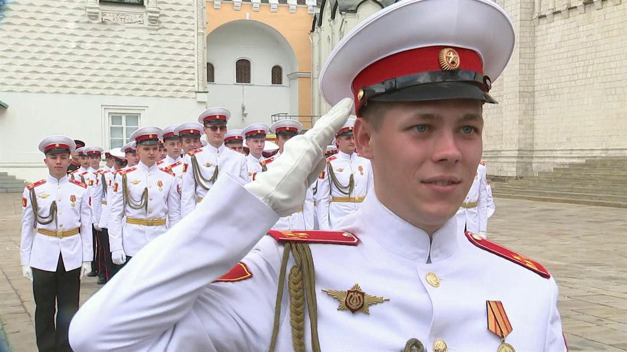 Руководитель высшего ранга. Выпускник военно-морской Академии Попов Александр Валентинович. Ghbxtcrf gkjoflrfr dsgecrybrb djtyyjq frfltvbb CIF.