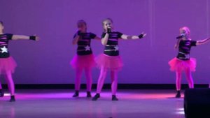 Арт-клуб Адмиралъ Песенка с косичками