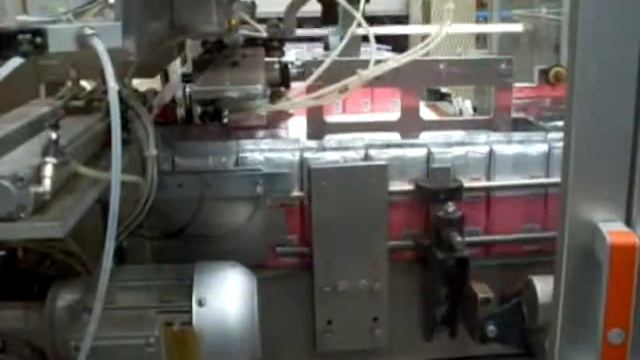 Групповая упаковка субпродуктов в пленку и коробки смотреть онлайн