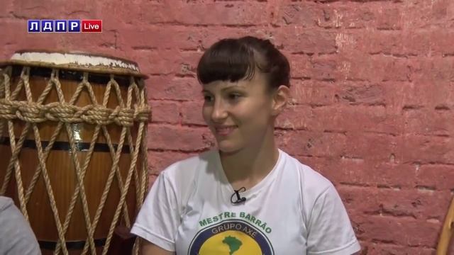 Мир боевого спорта. Капоэйра и бросок прогибом смотреть онлайн