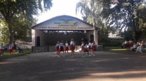 Танец под песню Марія Яремчук Тече вода