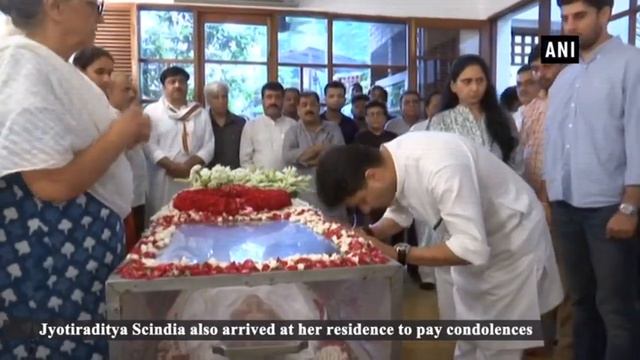 Sonia Gandhi pays tribute to Sheila Dikshit смотреть онлайн