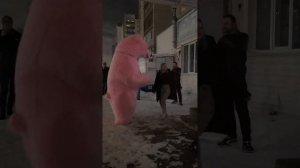 ДЕНЬ РОЖДЕНИЯ ДОЛЖЕН БЫТЬ ЯРКИМ! 🩷Наш розовый мишка пришел поздравить с Днём Рождения! 🎂🫶🏻