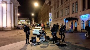 Руки Вверх - "Крошка моя", кавер группа "ISTREETBAND" выступает на Думской улице в Санкт-Петербурге