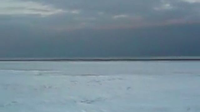 Каспийское море замерзло (Сумгаит февраль 2012г) смотреть онлайн