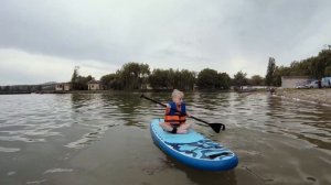 Ставим ребенка на сапборд HIPER SUPB-0029 Glacier