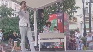 Театральный фестиваль на Тверском бульваре Москвы.