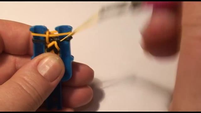 Браслет СПАЙН на рогатке Bracelet SPINE no loom tutorial смотреть онлайн