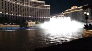 Свето музыкальный фонтан в Лас Вегасе 1