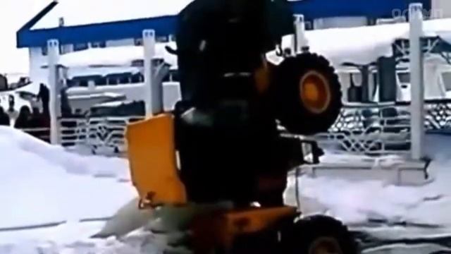 КАК ТОНУТ МАШИНЫ / КАК АВТОМОБИЛИ УХОДЯТ ПОД ЛЕД! смотреть онлайн