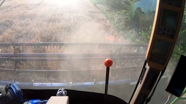 Уборка ярового ячменя. Пыль столбом. ДжонДир 9650w смотреть онлайн