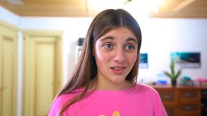 НОВЕНЬКАЯ ВЛЮБИЛАСЬ В УЧИТЕЛЯ! ЕВА ПОМОГАЕТ ПОДРУГЕ ВЫЙТИ ИЗ СИТУАЦИИ В ШКОЛЕ!