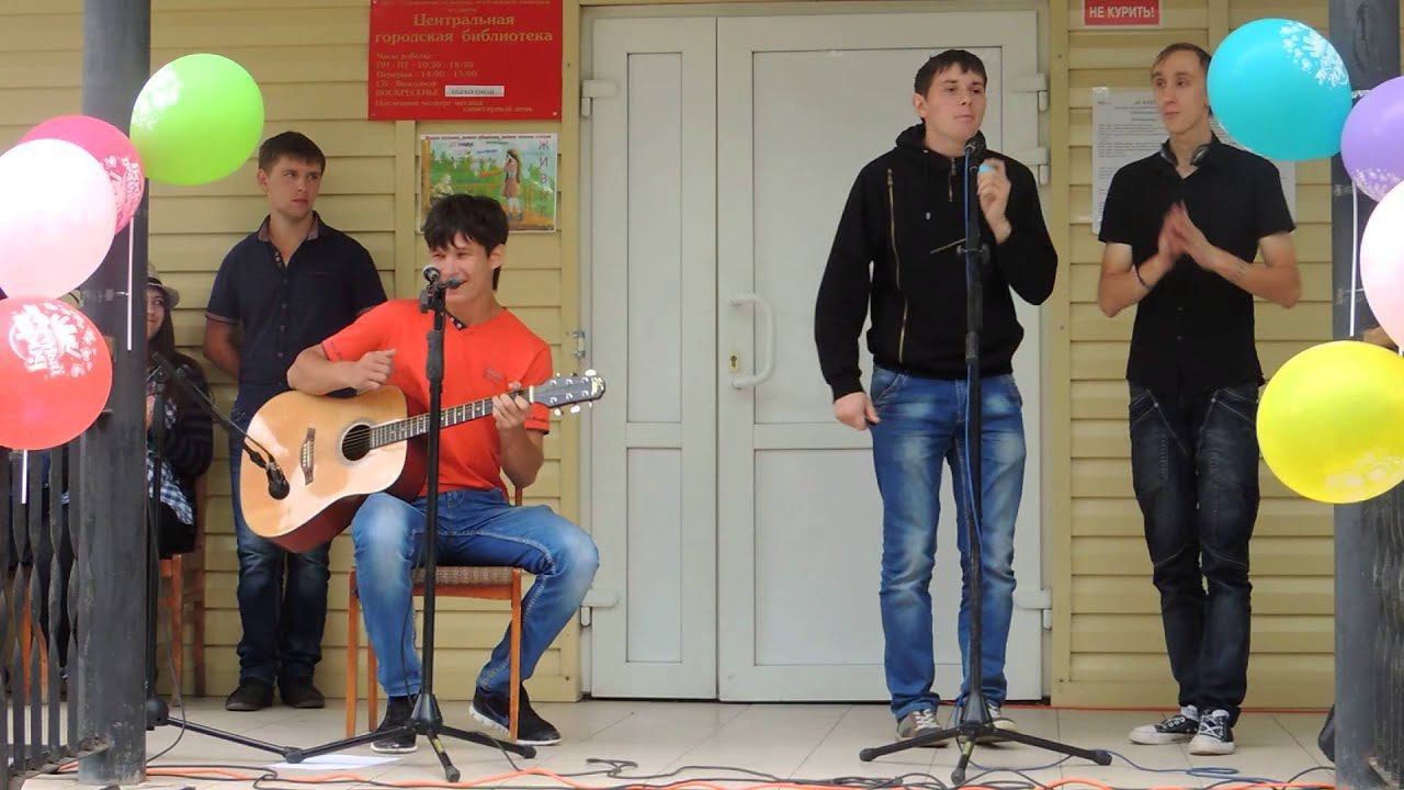 "Живые". "Бутылка кефира, пол батона" смотреть онлайн