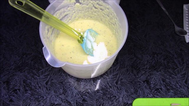 Кабачковые оладьи с сосисками. Как приготовить вкусные оладьи.