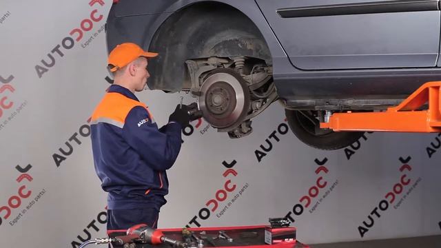 Как да сменим Задни спирачни накладки на PEUGEOT 407 [Инструкция] смотреть онлайн