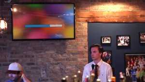 Если заставили петь в караоке - выбирайте эту песню