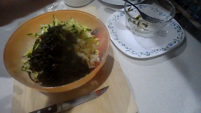 САЛАТ С МОРСКОЙ КАПУСТОЙ, КРАБОВЫМИ ПАЛОЧКАМИ || САЛАТ ВСЕГО ЛИШЬ ИЗ 4 ИНГРЕДИЕНТОВ