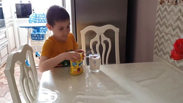 Как накормить МАЛОЕЖКУ? Готовим дома с ребенком. Платон плохо ест!