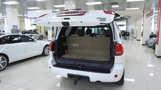 Toyota Sequoia смотреть онлайн