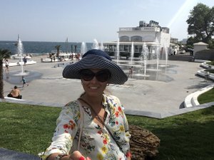 Одесситка сдалась в середине разговора. Но к концу внутренне украинство победило.