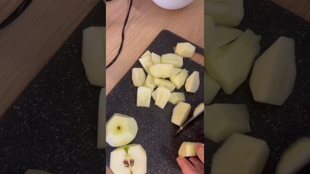 Шарлотка с голубикой ? смотреть онлайн