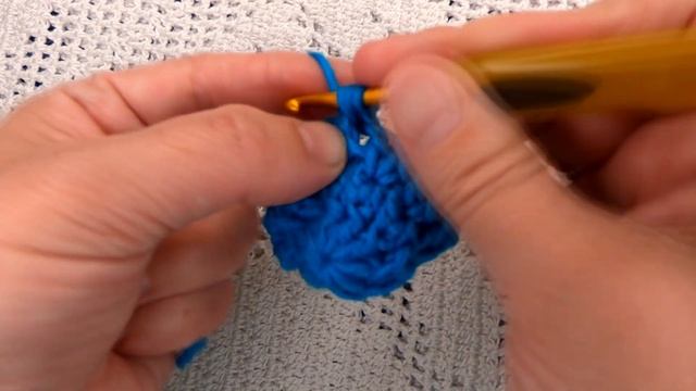 Бирюзовая ШАПОЧКА с ПОМПОНОМ , вязание КРЮЧКОМ , crochet hat ( Шапки № 211)